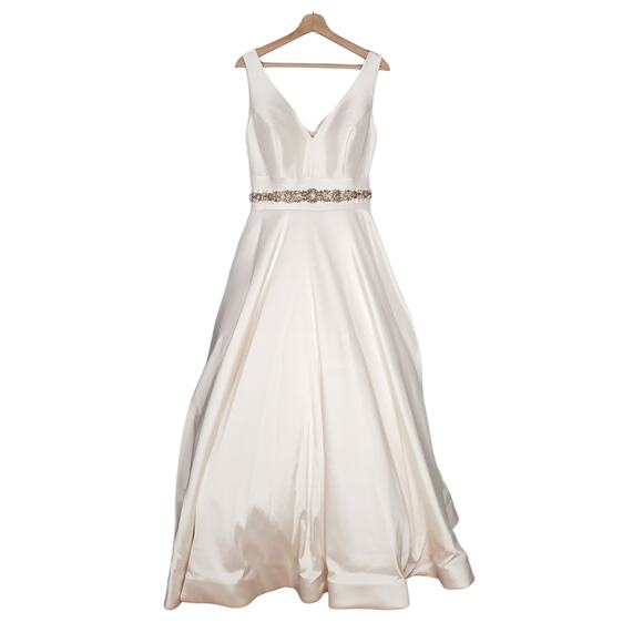 Madison James Bridal Ball Gown A-Line Long Dress Rhinestone White MJ501 Size 14 - Picture 2 of 16